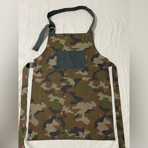 New Child Apron with Pocket - Reversible 2-Sided Custom Made Camouflage